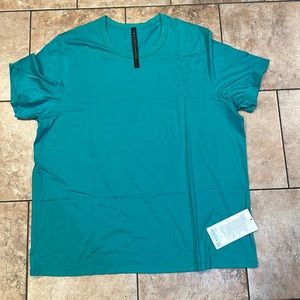 BNWT Lululemon tshirt 3XL